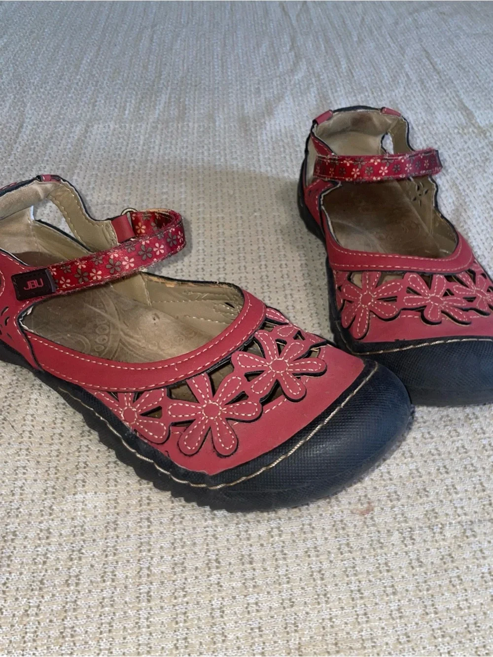 JBU Red Wildflower Mary Jane Women's Size 6 Floral Boho Sandal